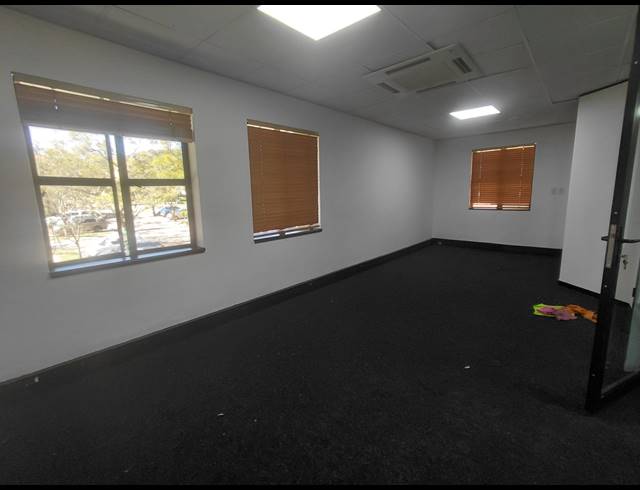 333M² OFFICE TO LET IN BRYANSTON